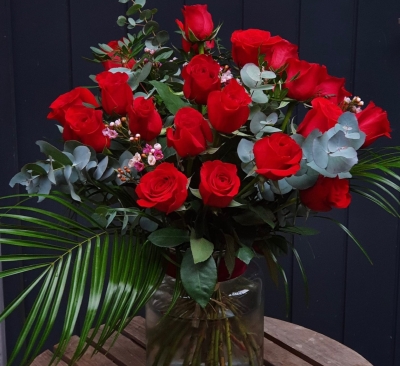 Two dozen luxury red rose vase