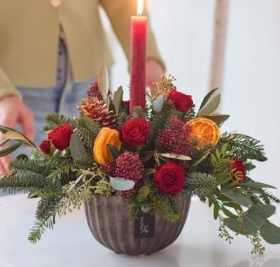 Christmas classic candle arrangement